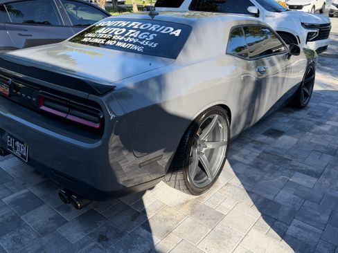 Used 2023 Dodge Challenger R/T w/ Plus Package image 2