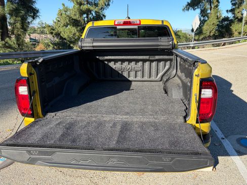 Used 2024 GMC Canyon AT4 w/ AT4 Premium Package image 15