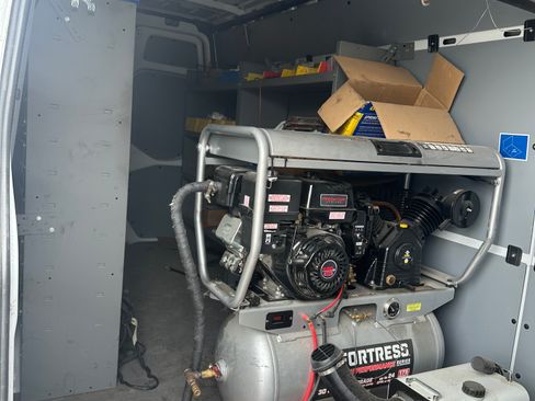 Used 2024 Mercedes-Benz Sprinter 2500 image 11