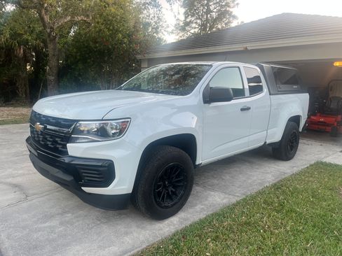 Used 2022 Chevrolet Colorado W/T image 2
