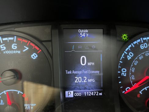 Used 2018 Toyota Tacoma SR image 18