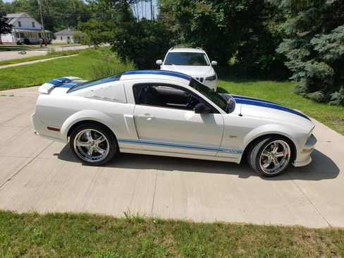 Used 2006 Ford Mustang GT image 6