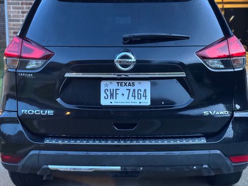 Used 2017 Nissan Rogue SV image 16