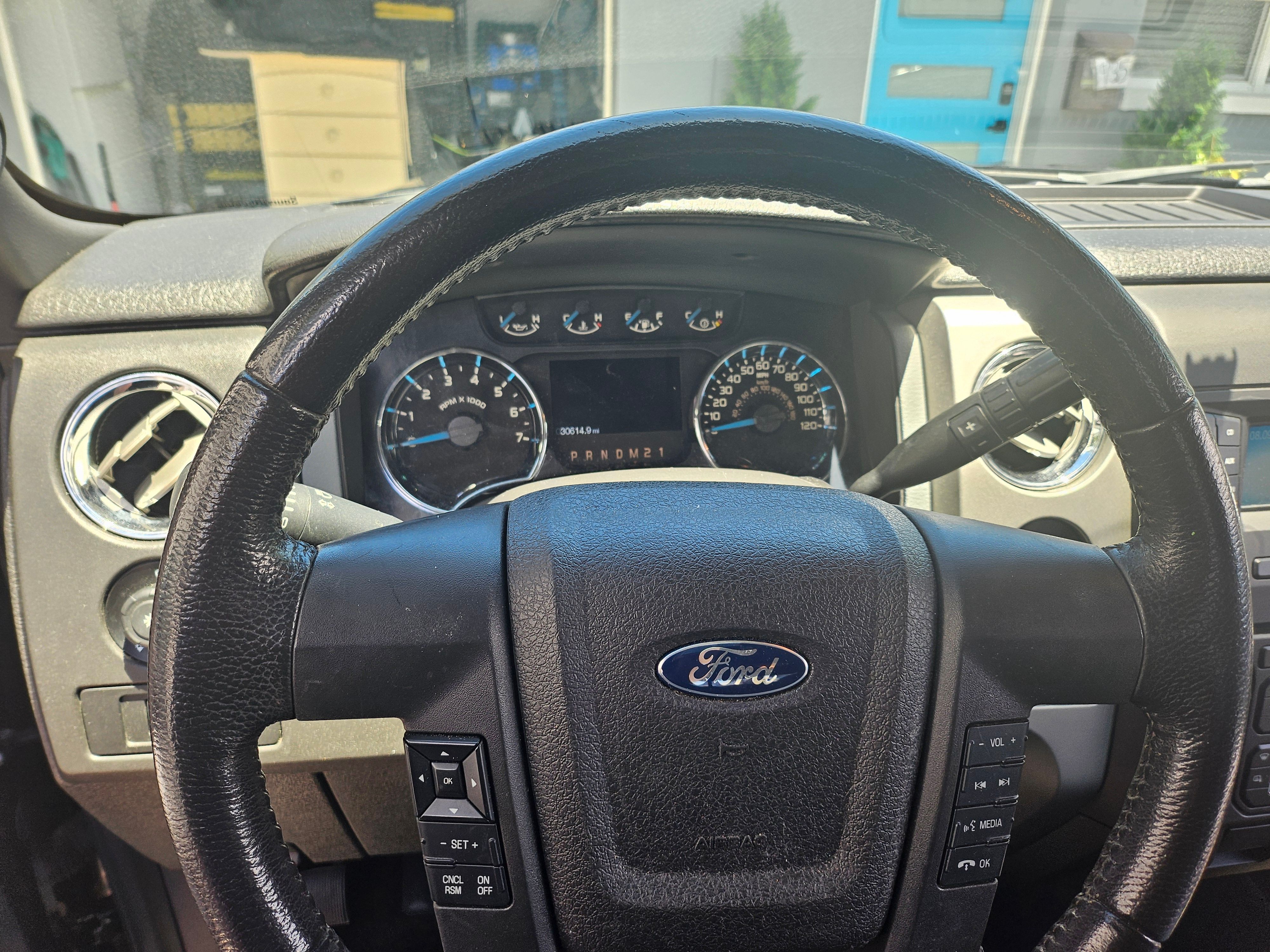Used 2014 Ford F150 XLT w/ XLT Chrome Package RWD image 2