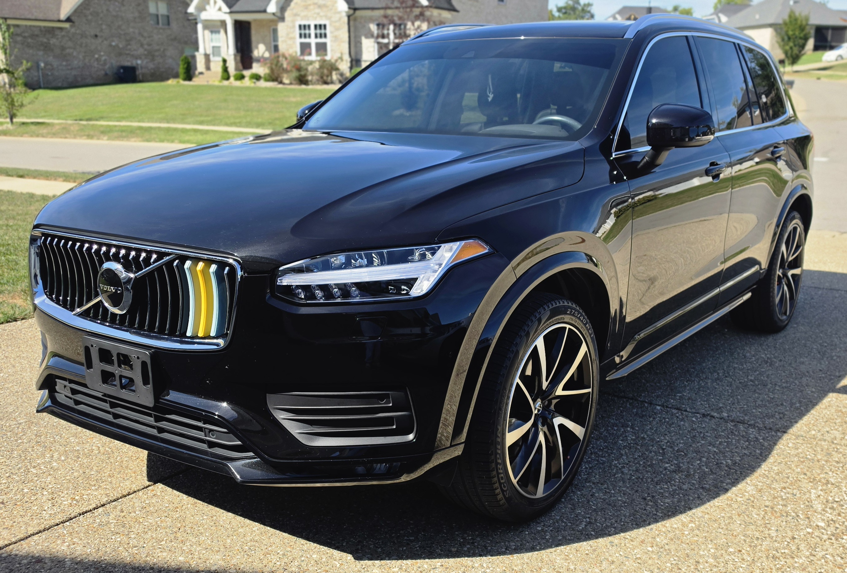 Used 2021 Volvo XC90 T6 Momentum w/ Climate Package AWD/4WD image 1