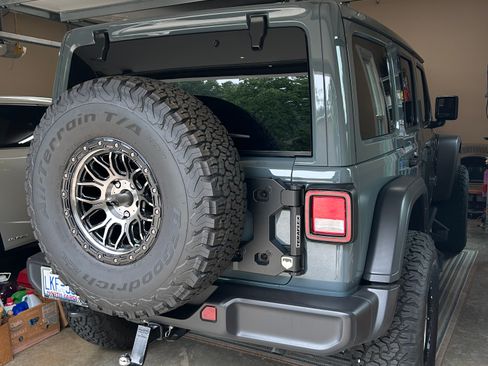 Used 2025 Jeep Wrangler Unlimited Sport AWD/4WD image 10