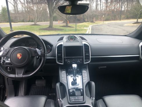 Used 2014 Porsche Cayenne Sport Utility 4D image 14