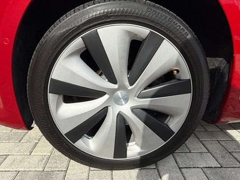 Used 2021 Tesla Model S Long Range Plus image 12