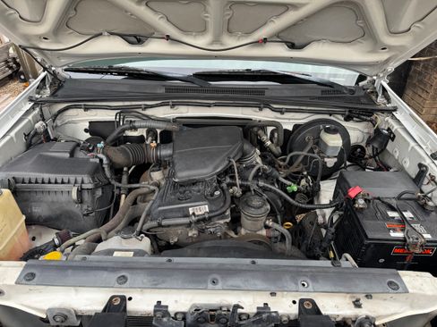 Used 2005 Toyota Tacoma 2WD Access Cab image 11