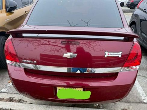 Used 2009 Chevrolet Impala LT w/ Luxury Edition Package image 2