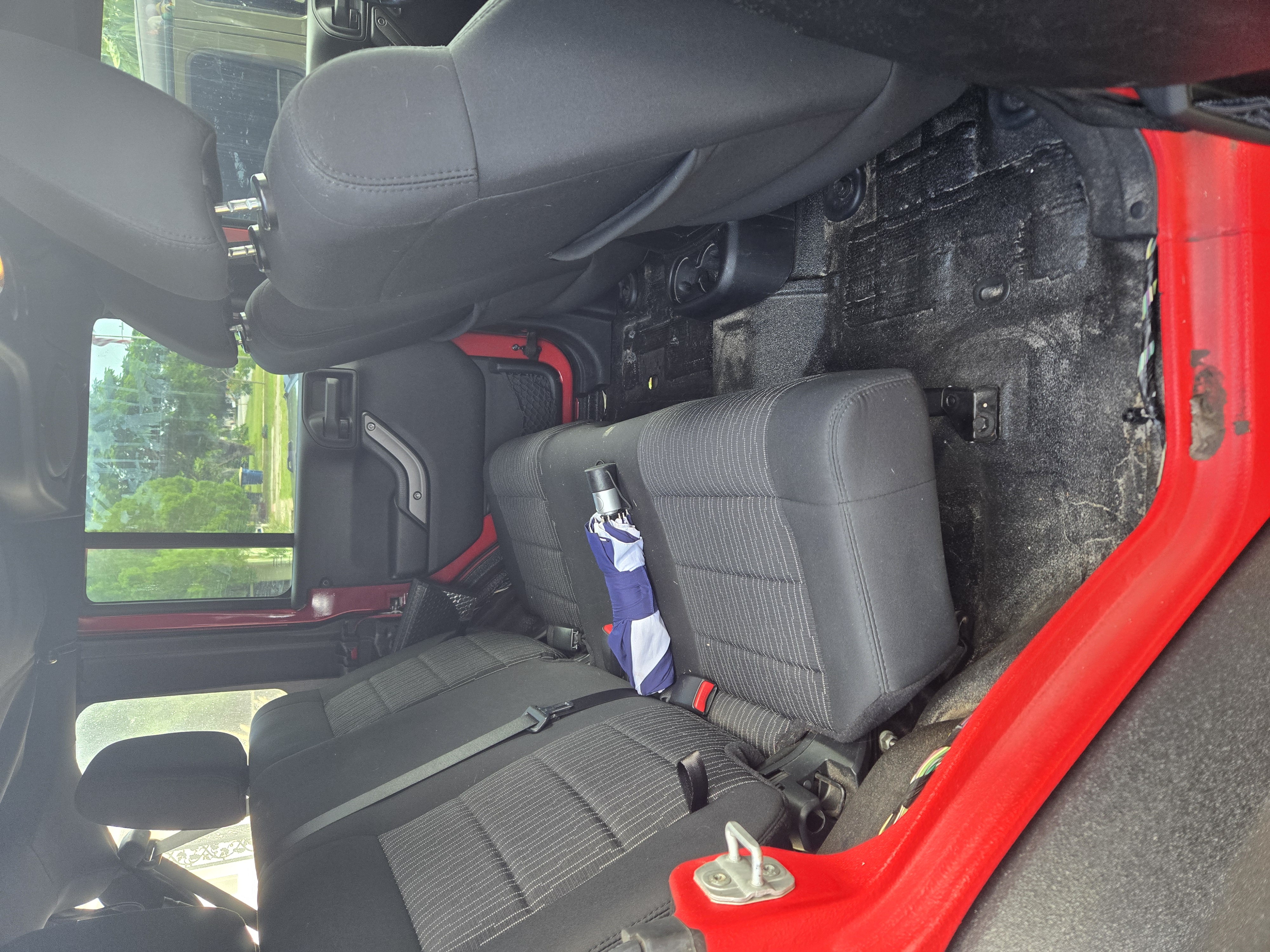 Used 2012 Jeep Wrangler Unlimited Sport AWD/4WD image 11