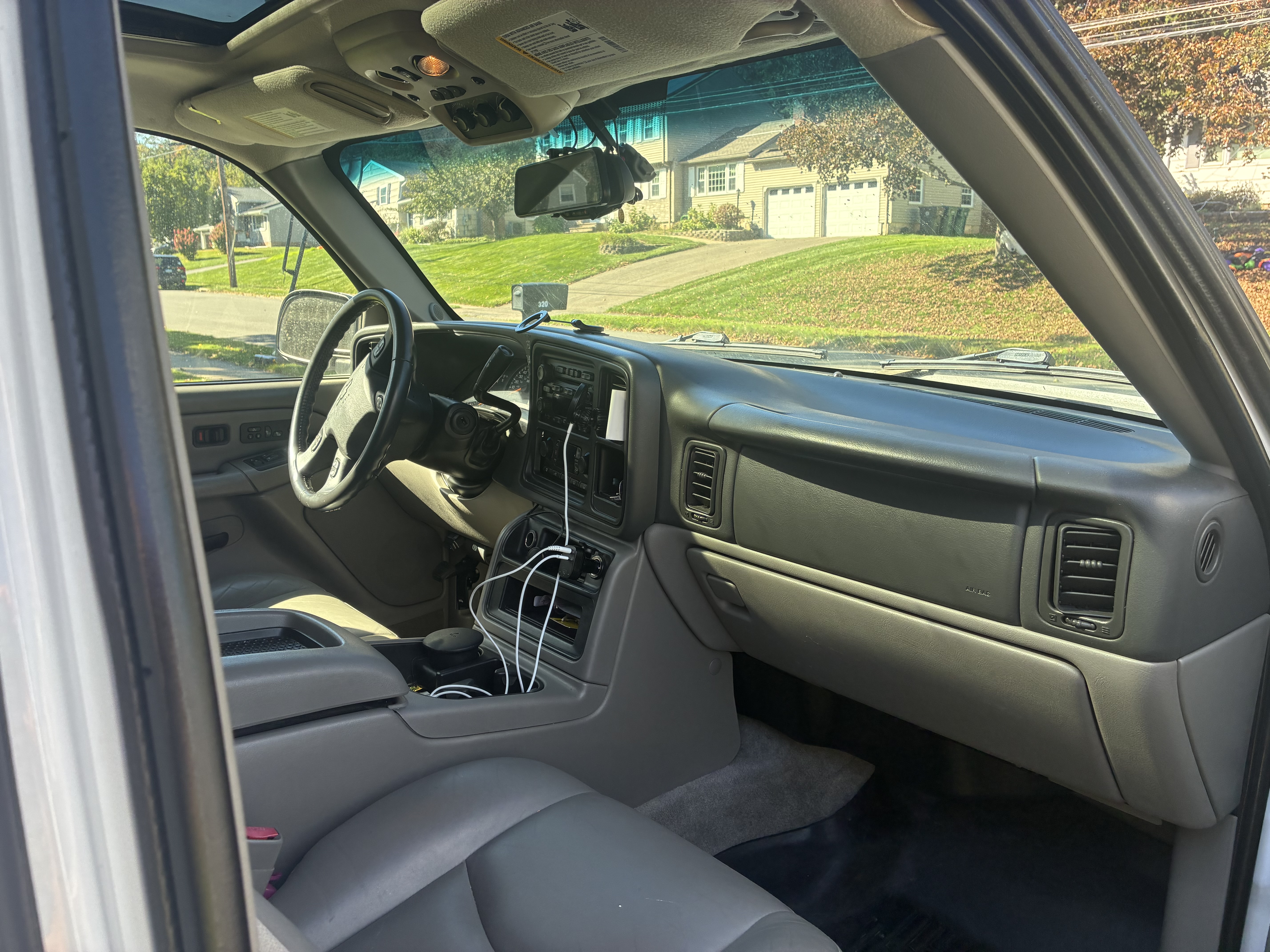 Used 2004 Chevrolet Tahoe Z71 w/ Z71 Preferred Equipment Group AWD/4WD image 10