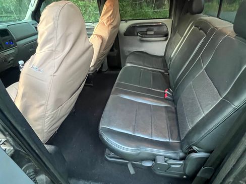 Used 2004 Ford F250 XLT image 11