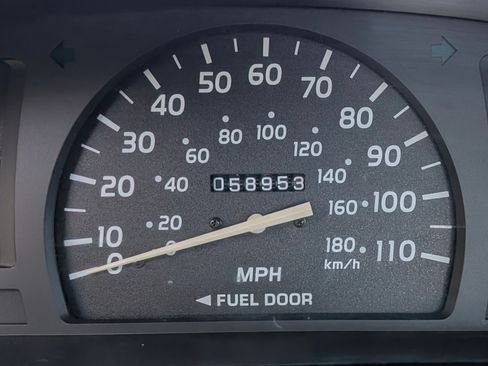 Used 2004 Toyota Tacoma 2WD Regular Cab image 9