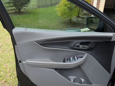 Used 2015 Chevrolet Impala LS image 12