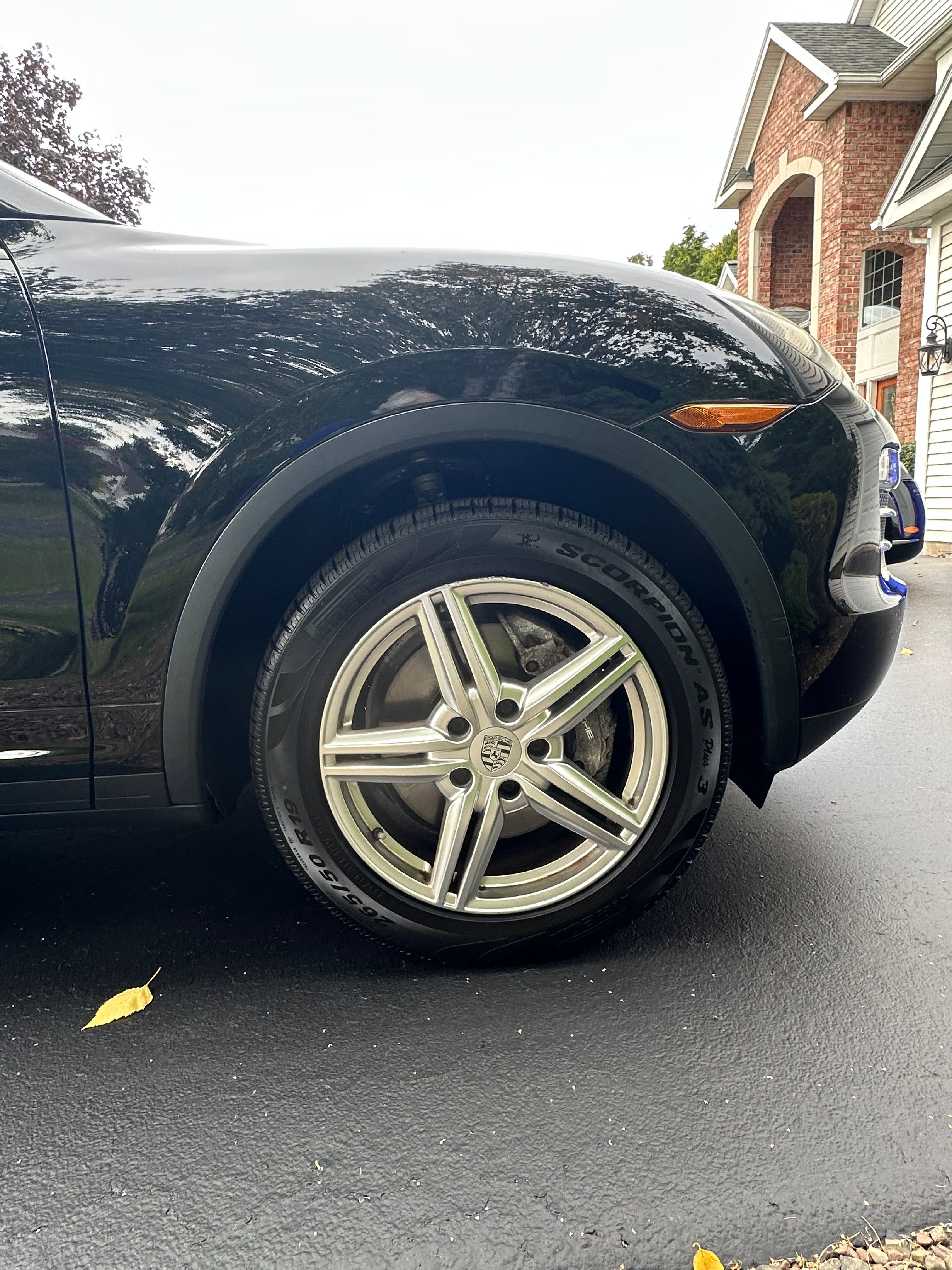 Used 2014 Porsche Cayenne Platinum Edition AWD/4WD image 22
