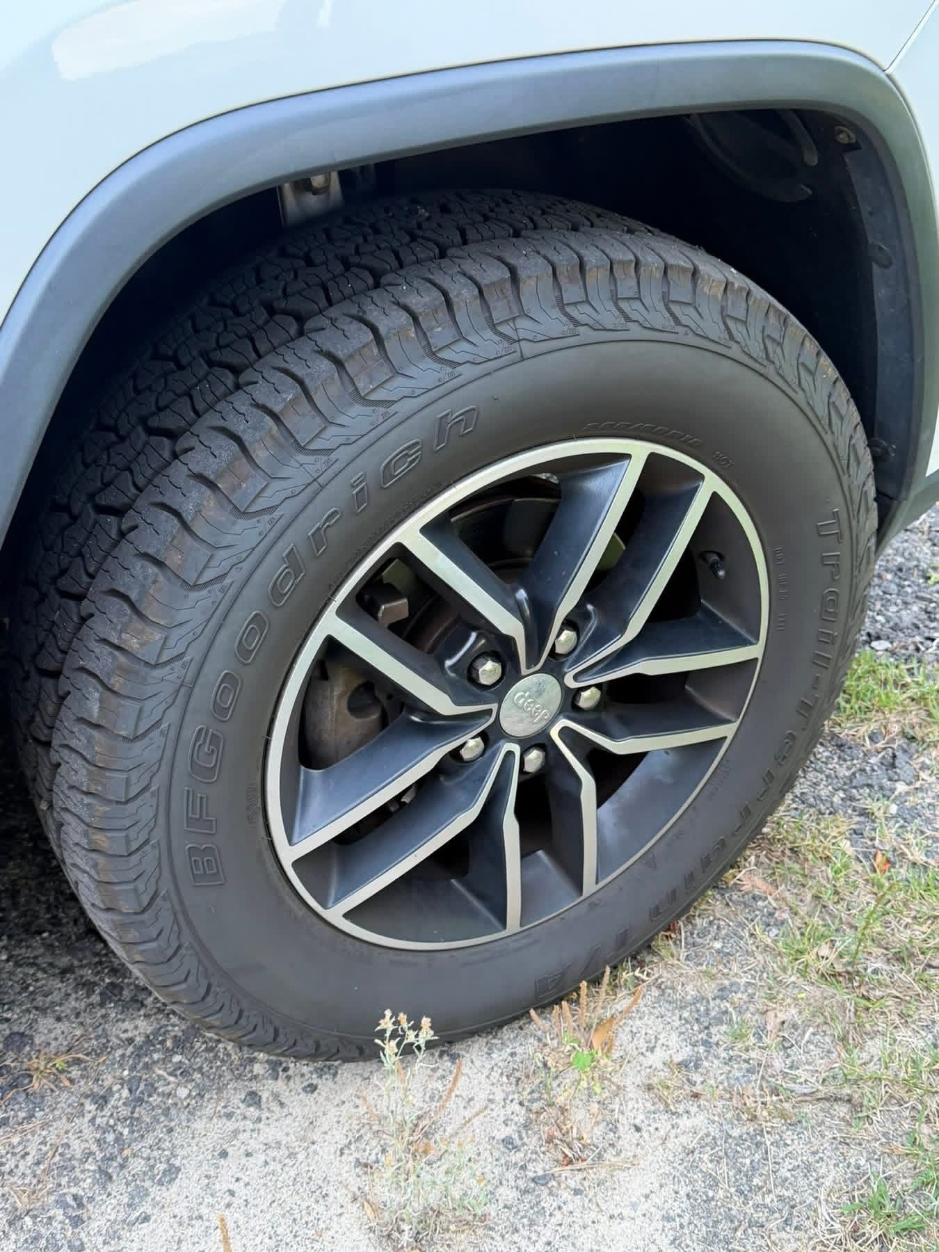 Used 2017 Jeep Grand Cherokee Trailhawk AWD/4WD image 4