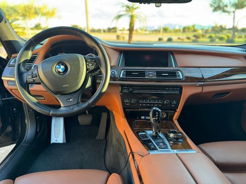 Used 2014 BMW 750Li RWD image 9