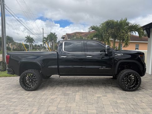 Used 2025 GMC Sierra 1500 Denali w/ Denali Reserve Package image 1