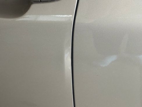 Used 2016 Toyota Avalon XLE Plus image 8