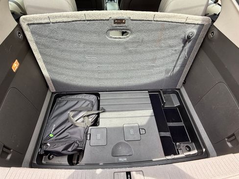Used 2013 Chevrolet Volt Premium w/ Premium Trim Package FWD image 16