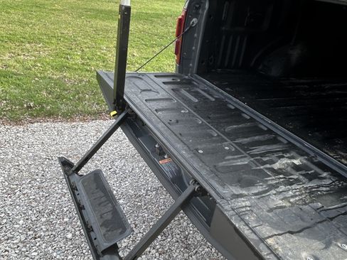 Used 2018 Ford F150 Raptor w/ Equipment Group 802A Luxury image 12