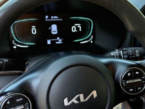 Used 2024 Kia Soul LX w/ Option Group 015 FWD image 9
