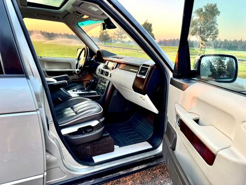 Used 2010 Land Rover Range Rover HSE LUX AWD/4WD image 10