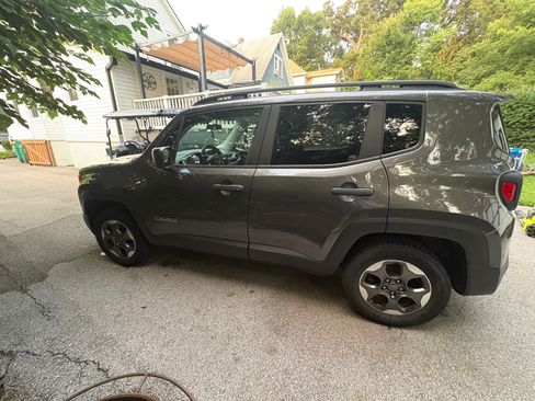 Used 2017 Jeep Renegade Sport w/ Power & Air Group AWD/4WD image 4