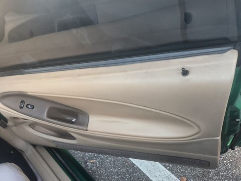 Used 2002 Ford Mustang Deluxe Convertible image 11