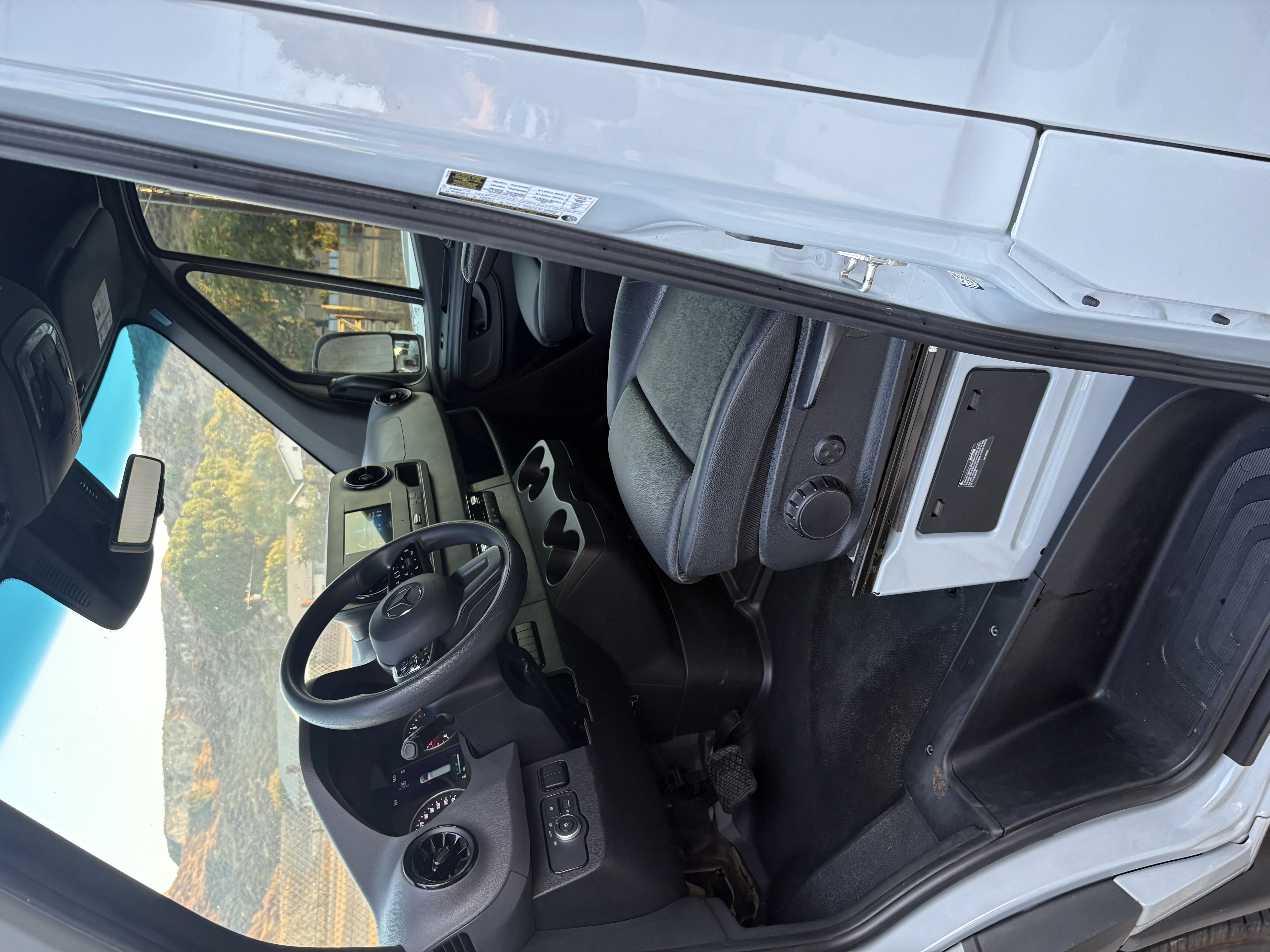 Used 2023 Mercedes-Benz Sprinter 2500 image 16
