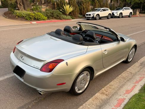 Used 2004 Lexus SC 430 Convertible image 9