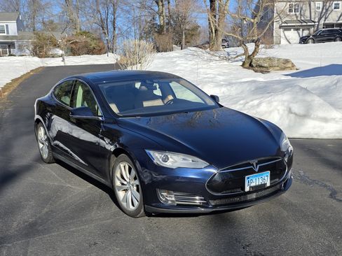Used 2014 Tesla Model S image 1