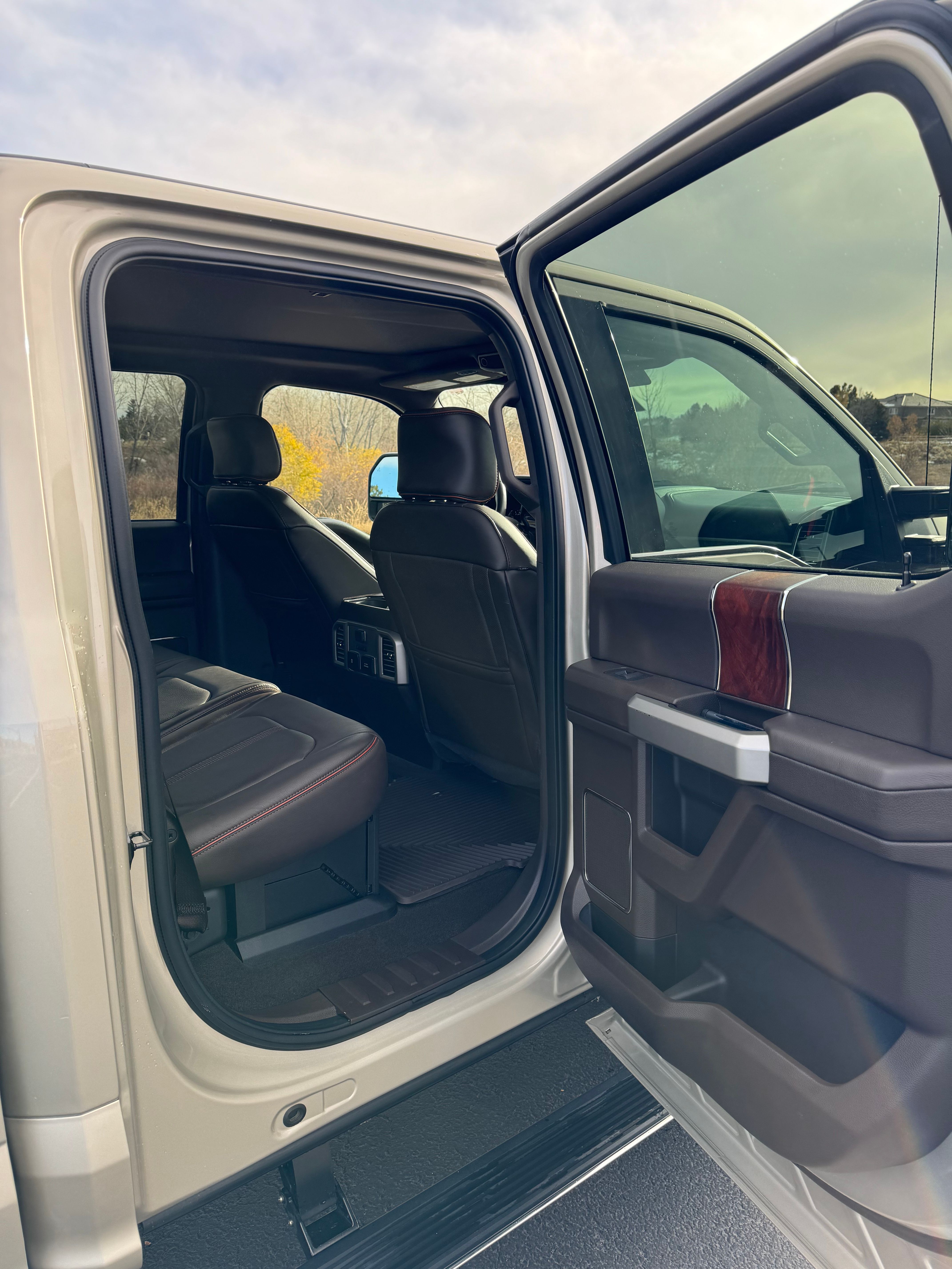 Used 2017 Ford F450 King Ranch w/ King Ranch Ultimate Package AWD/4WD image 12