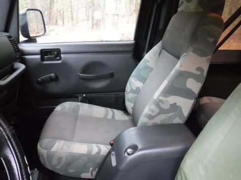 Used 2005 Jeep Wrangler X w/ Willys Edition Group image 15