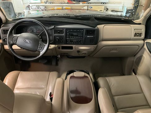 Used 2005 Ford Excursion Limited image 18