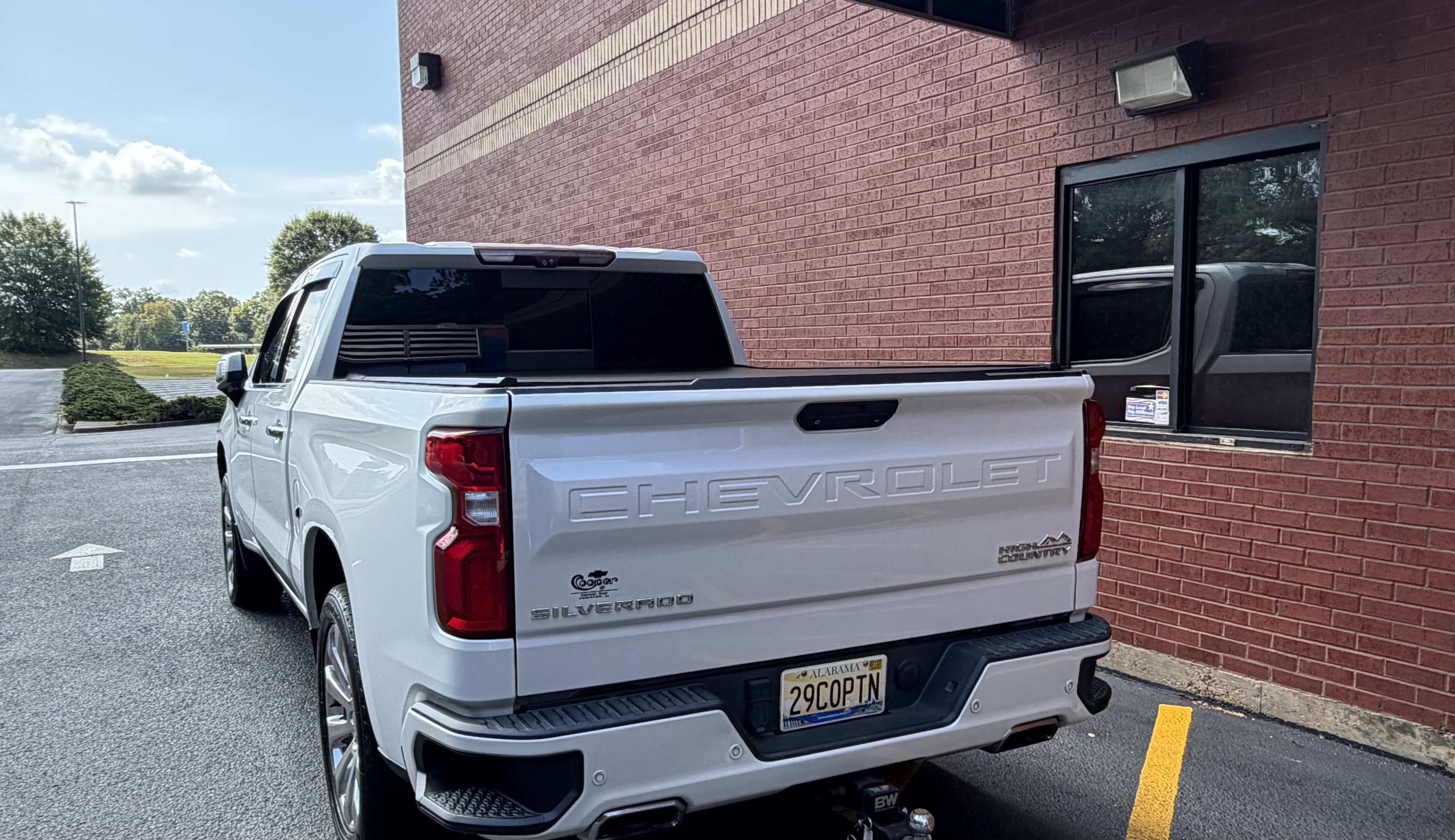 Used 2020 Chevrolet Silverado 1500 High Country w/ Technology Package AWD/4WD image 5