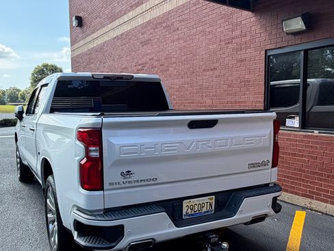 Used 2020 Chevrolet Silverado 1500 High Country w/ Technology Package AWD/4WD image 5