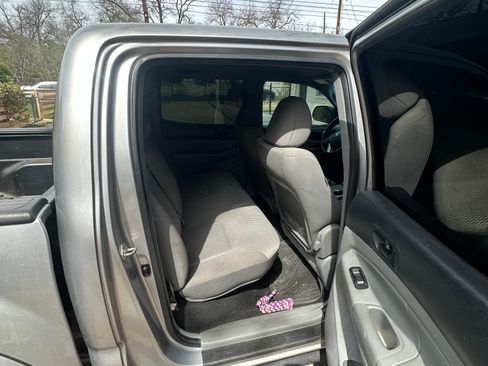 Used 2014 Toyota Tacoma PreRunner w/ SR5 Package image 12