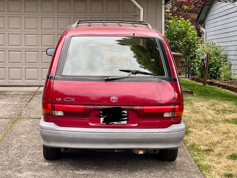 Used 1992 Toyota Previa LE image 11