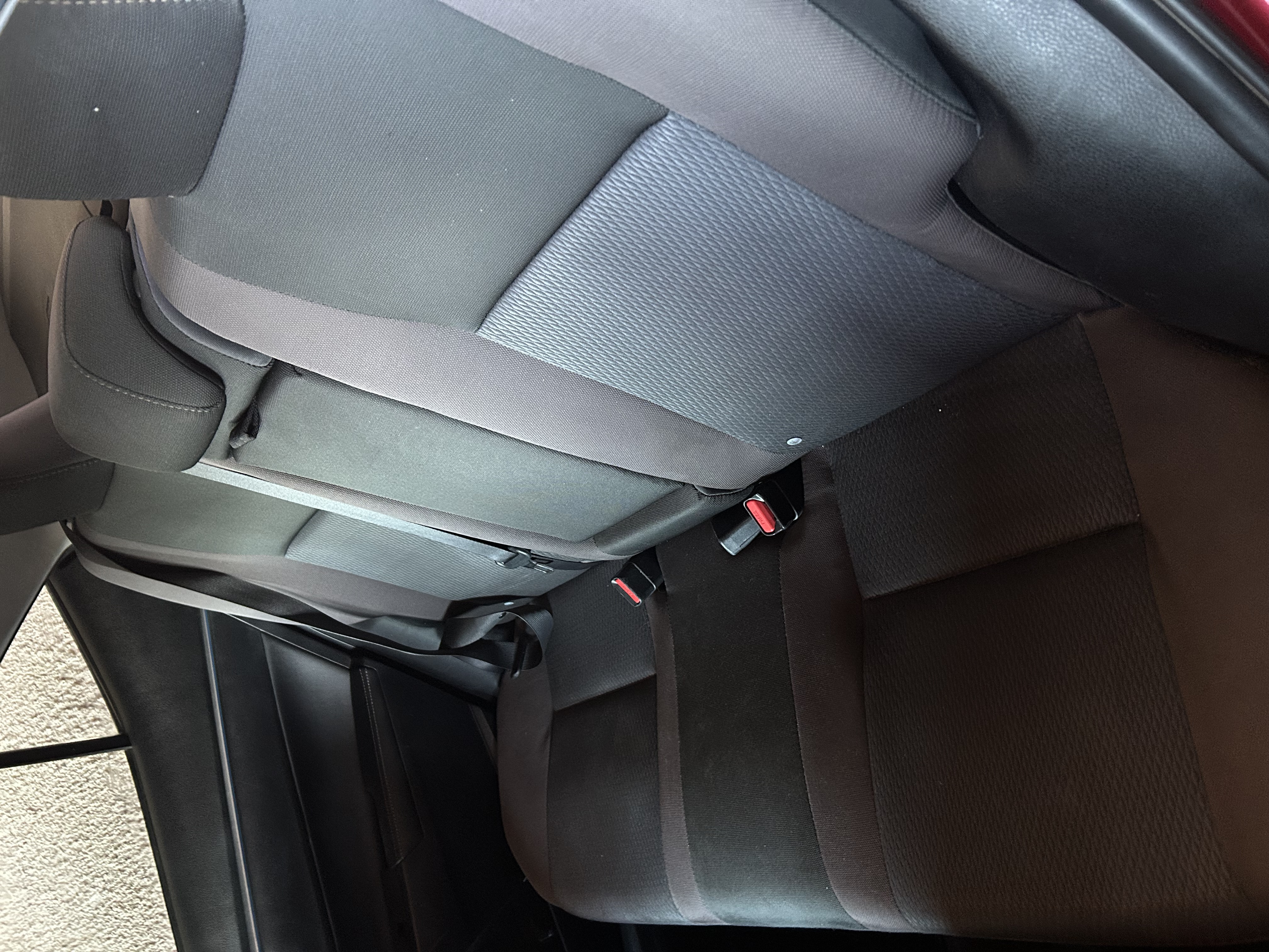 Used 2017 Toyota Corolla LE w/ Carpet Mat Package (TMS) FWD image 16