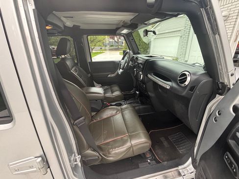 Used 2011 Jeep Wrangler Unlimited 70th Anniversary w/ Dual Top Group AWD/4WD image 5