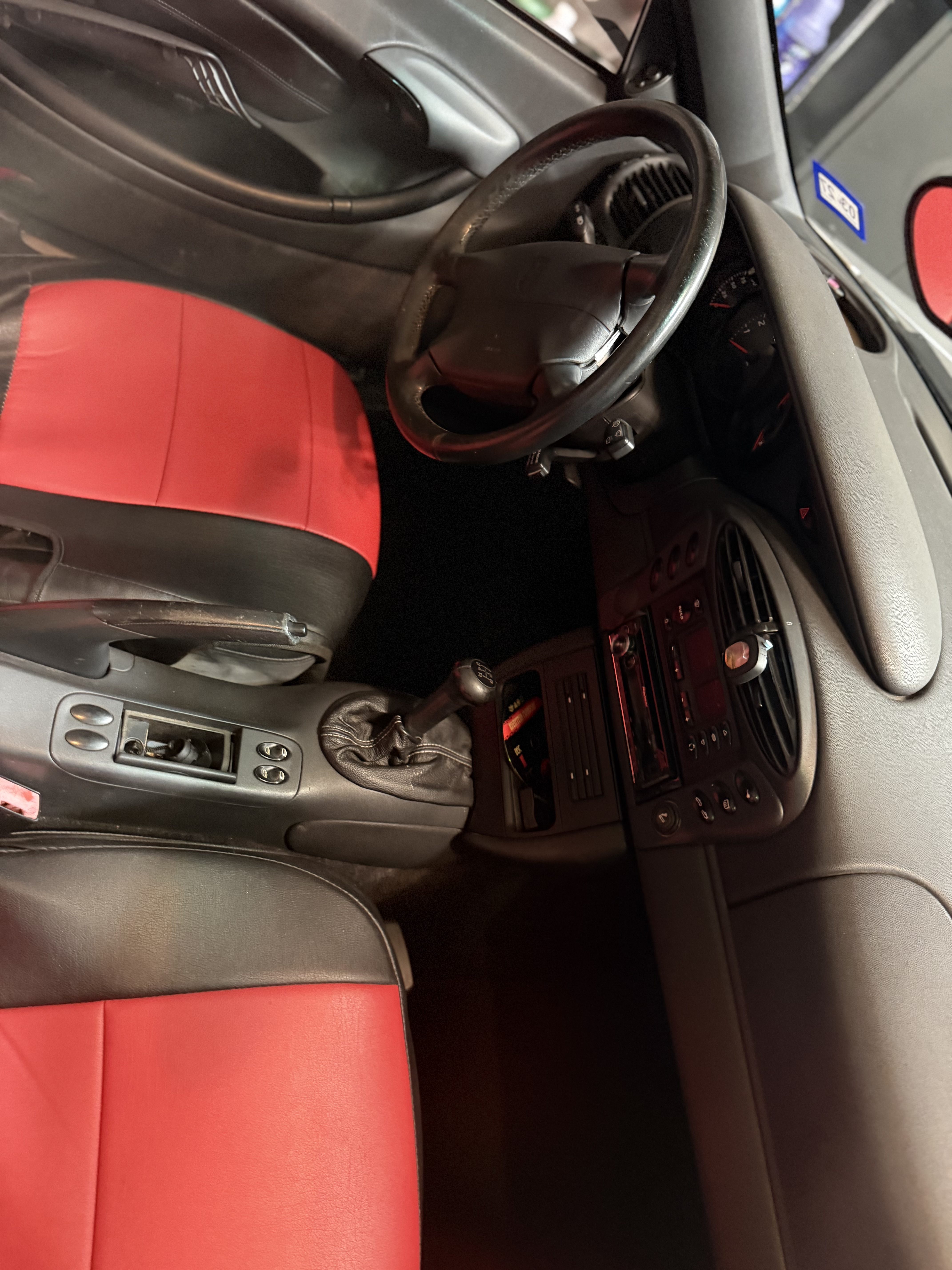 Used 1998 Porsche Boxster RWD image 2