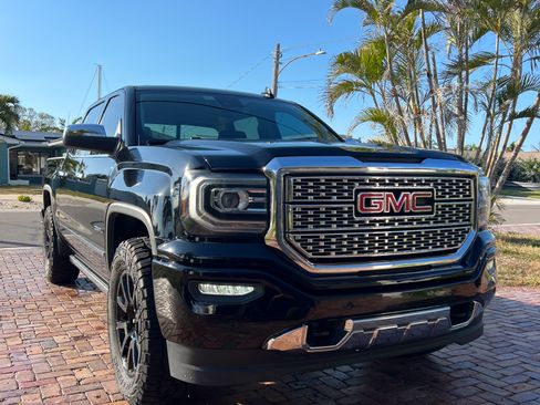 Used 2018 GMC Sierra 1500 Denali image 2