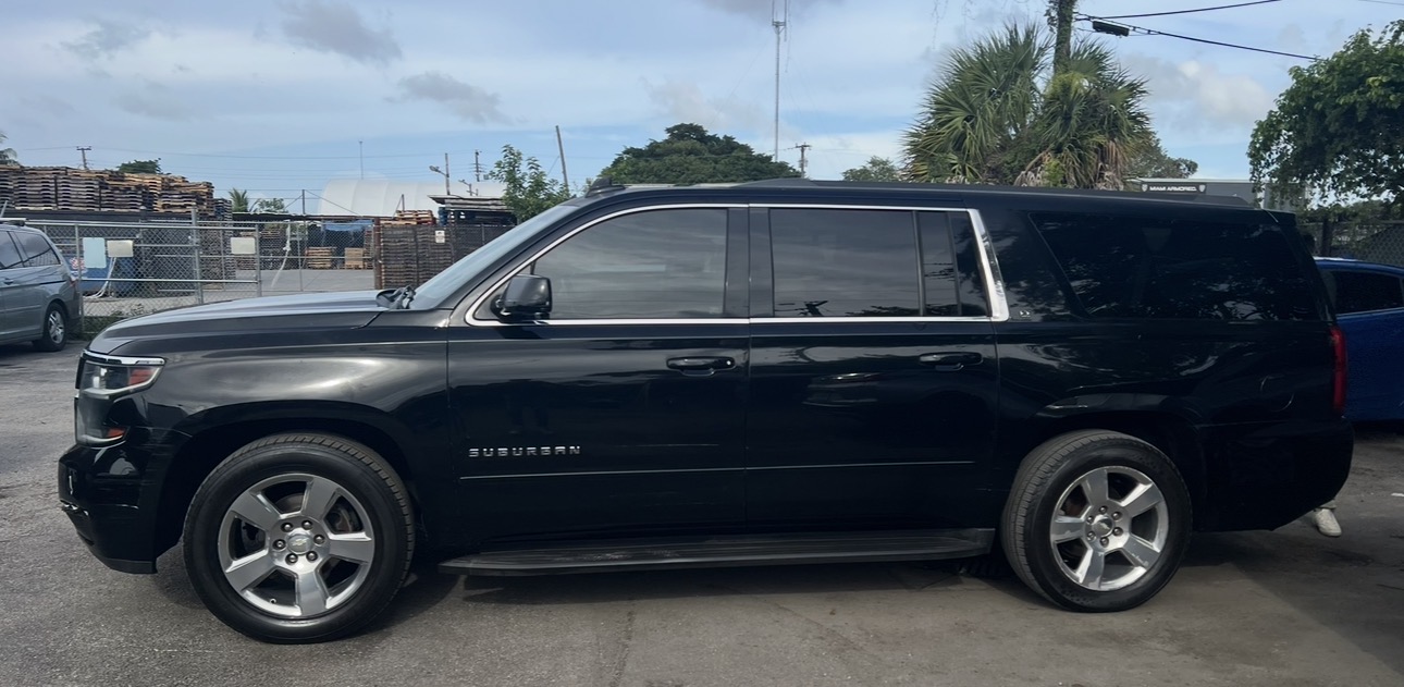 Used 2019 Chevrolet Suburban LT AWD/4WD image 4
