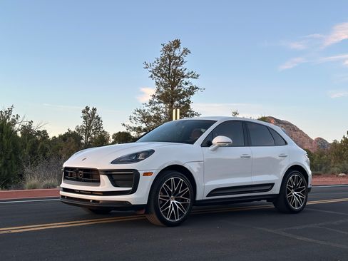 Used 2023 Porsche Macan image 15