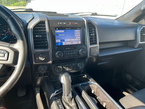 Used 2019 Ford F150 XLT w/ Equipment Group 302A Luxury AWD/4WD image 13