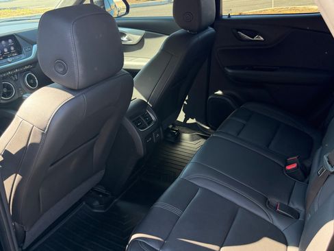 Used 2019 Chevrolet Blazer LT w/ Sound & Technology Package FWD image 13