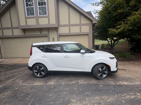 Used 2020 Kia Soul EX FWD image 29