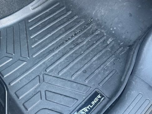 Used 2011 Nissan Juke SV image 10